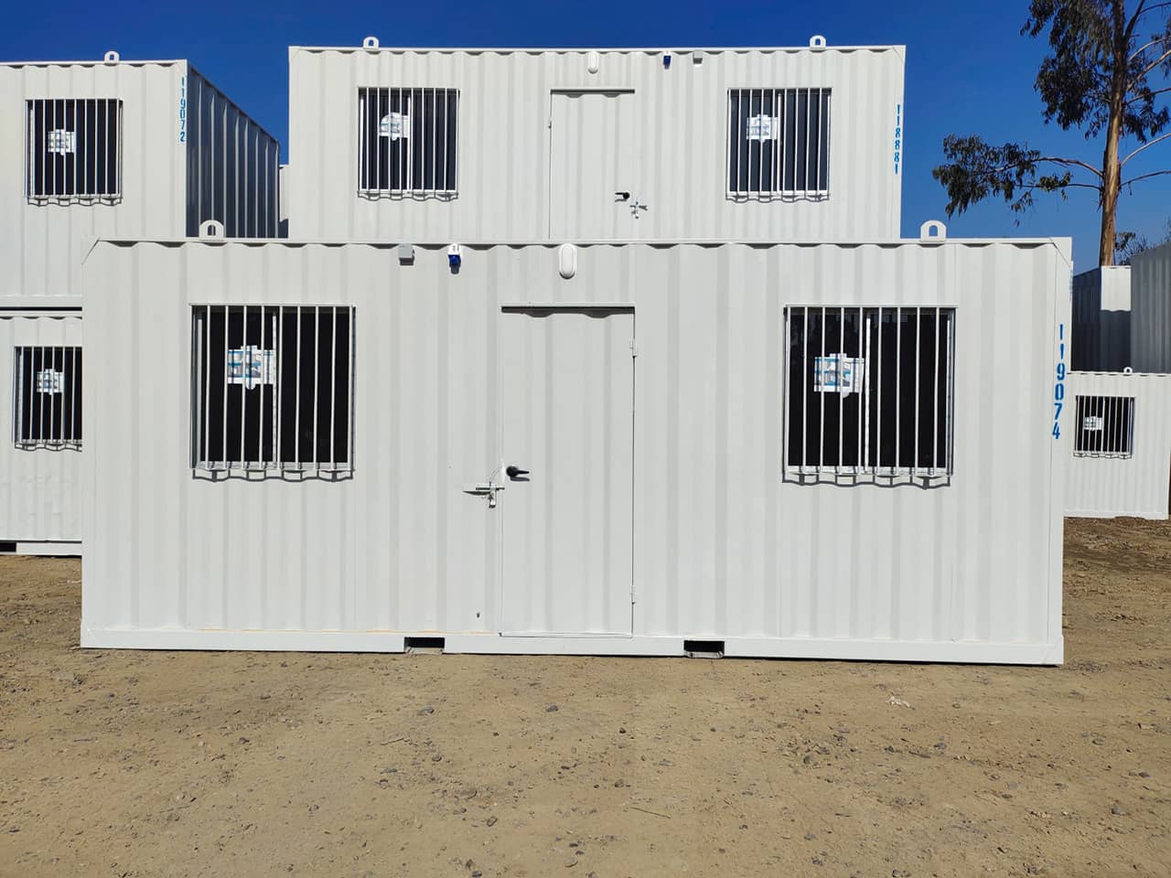 Contenedor Oficina con baño 20 pies. ( Ref: 1101 )
